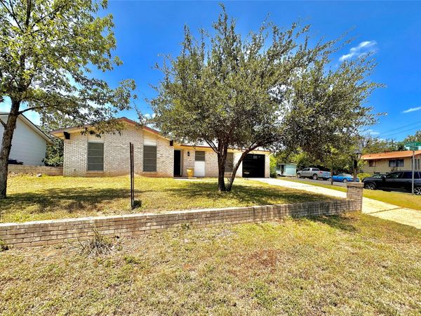 1500 Brandt DR , Austin, TX 78742