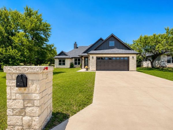 108 Lakecliff DR , Kingsland, TX 78639