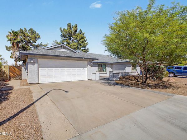 5620 W FRYE Road, Chandler, AZ 85226