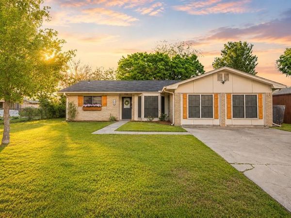 904 Kent Drive, Gainesville, TX 76240