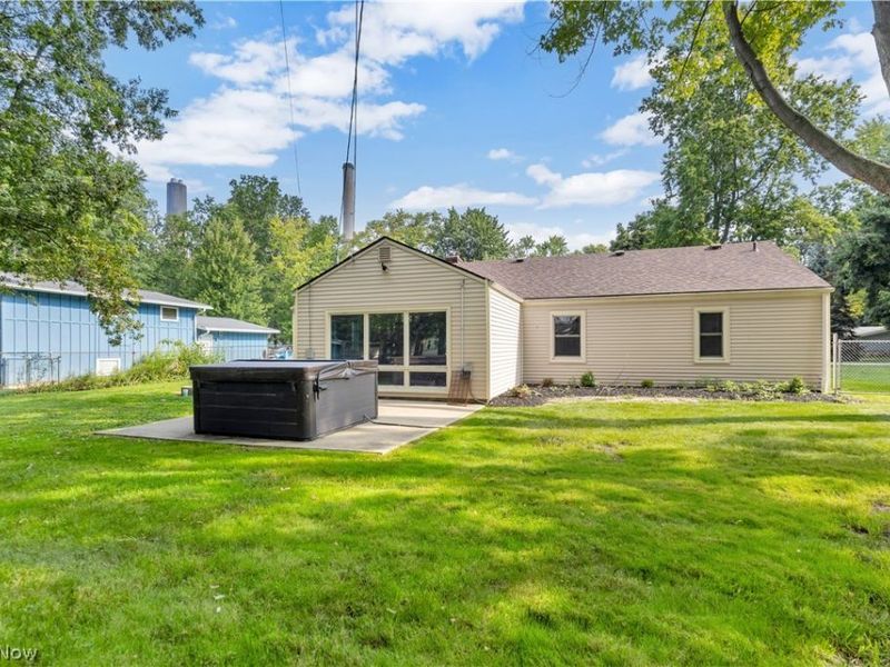 17 Nepahwin Drive, Timberlake, OH 44095 Photo 2
