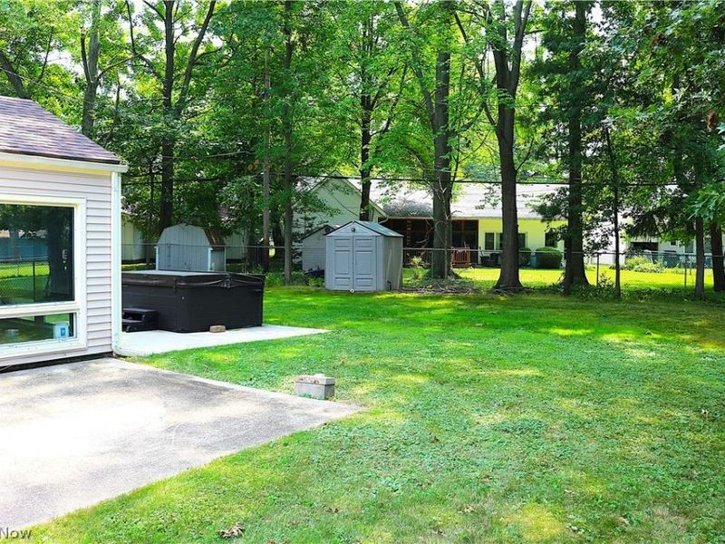 17 Nepahwin Drive, Timberlake, OH 44095 Photo 6