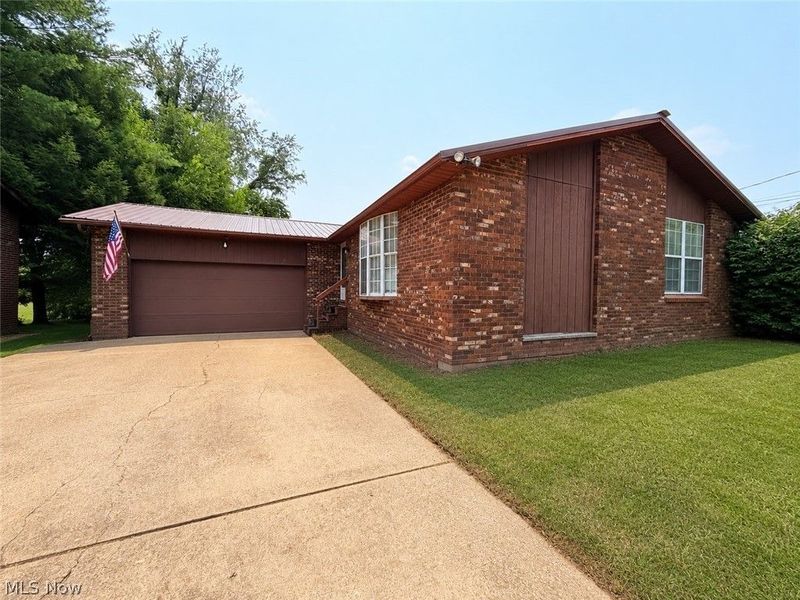 805 4th Street, Belpre, OH 45714 Photo 1