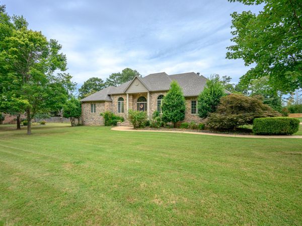 25 Aberdeen Drive, Batesville, AR 72501