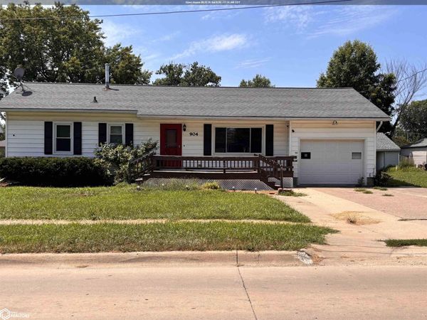 904 S 6Th Street, Fairfield, IA 52556
