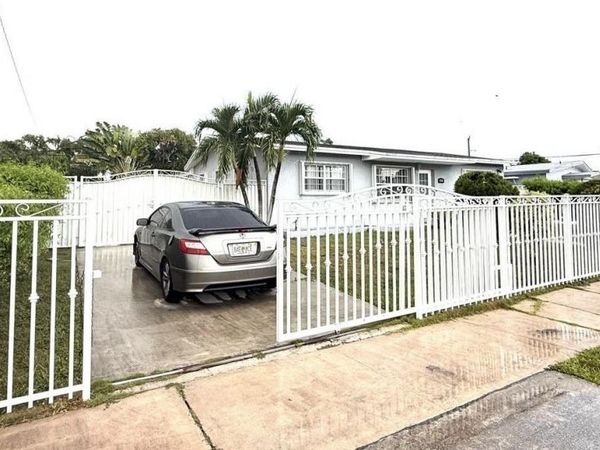 12015 SW 188 ST , Miami, FL 33177