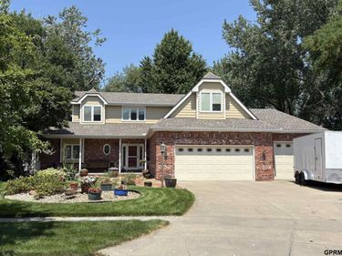 4430 Ash Hollow Court, Lincoln, NE 68516