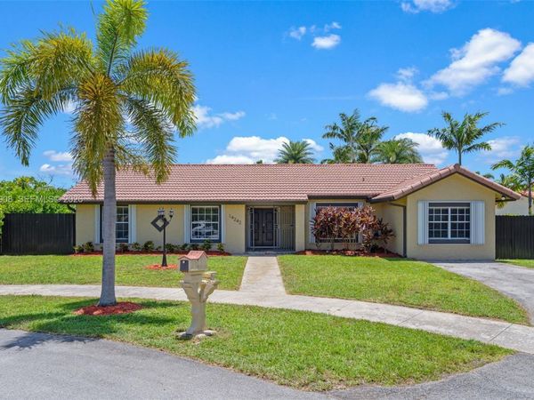 14242 SW 46th Ter , Miami, FL 33175