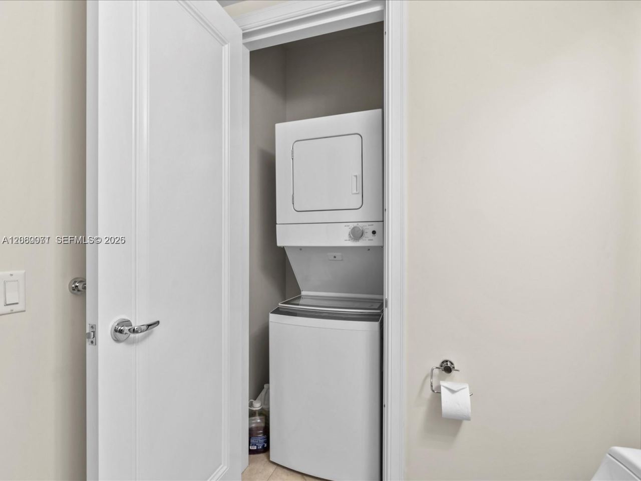 1435 Brickell Ave, Unit 3212, Miami, FL 33131 Photo