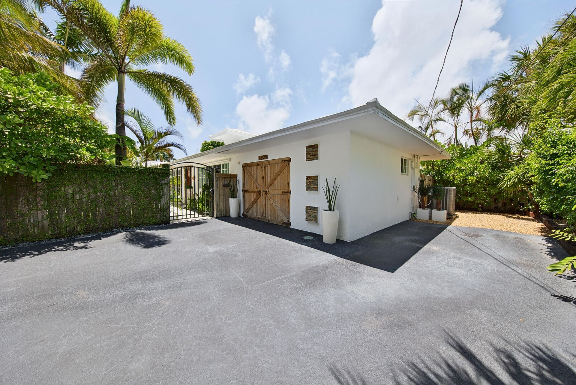 1929 S Ocean Drive, Fort Lauderdale, FL 33316 Photo