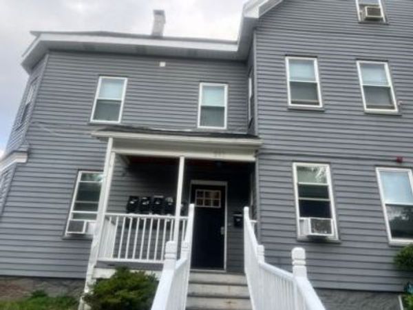 240 Crescent St, Unit 3, Waltham, MA 02453
