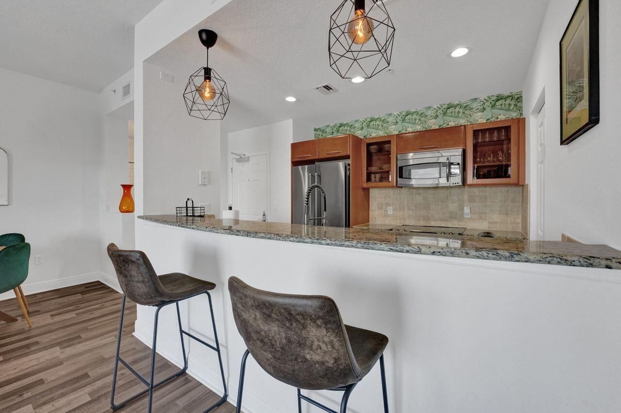 511 Lucerne Avenue, Unit 613, Lake Worth Beach, FL 33460 Photo