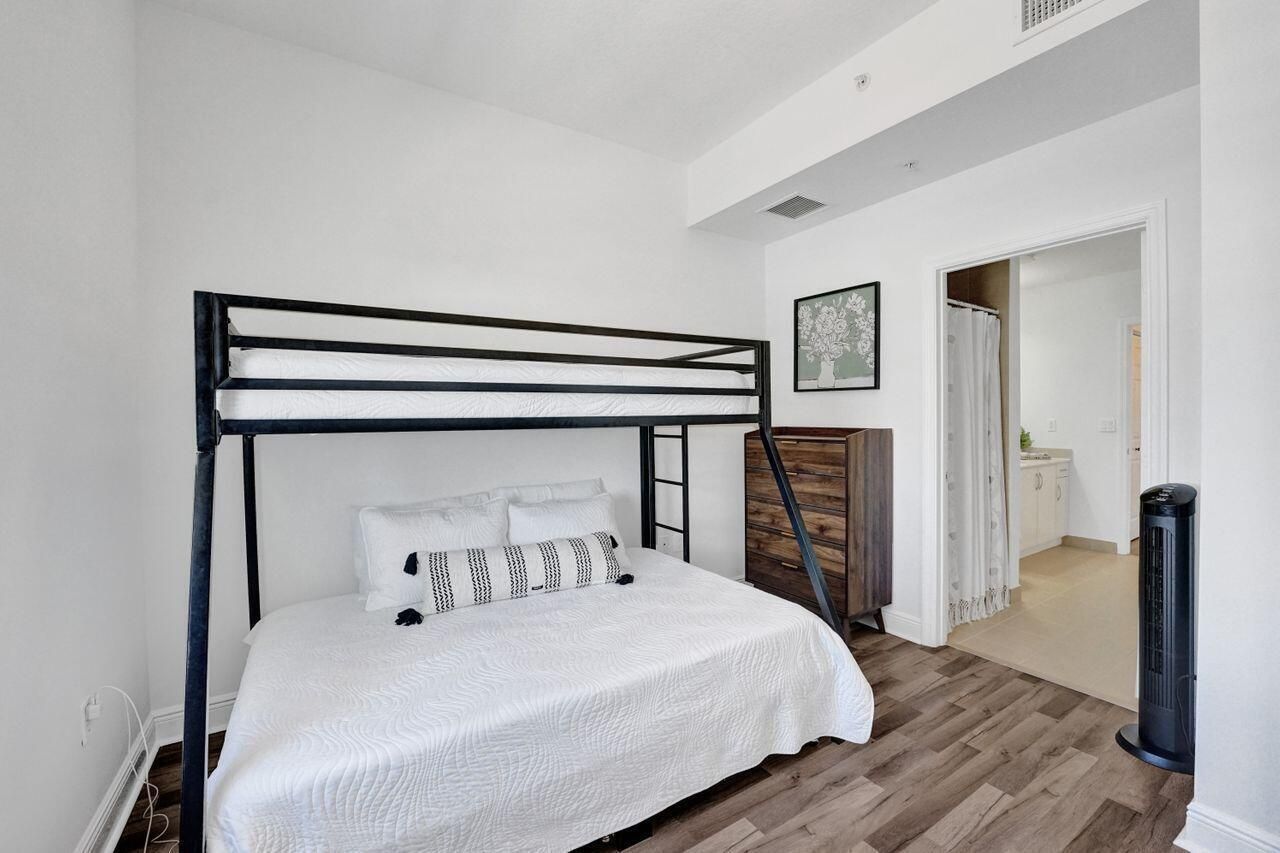 511 Lucerne Avenue, Unit 613, Lake Worth Beach, FL 33460 Photo