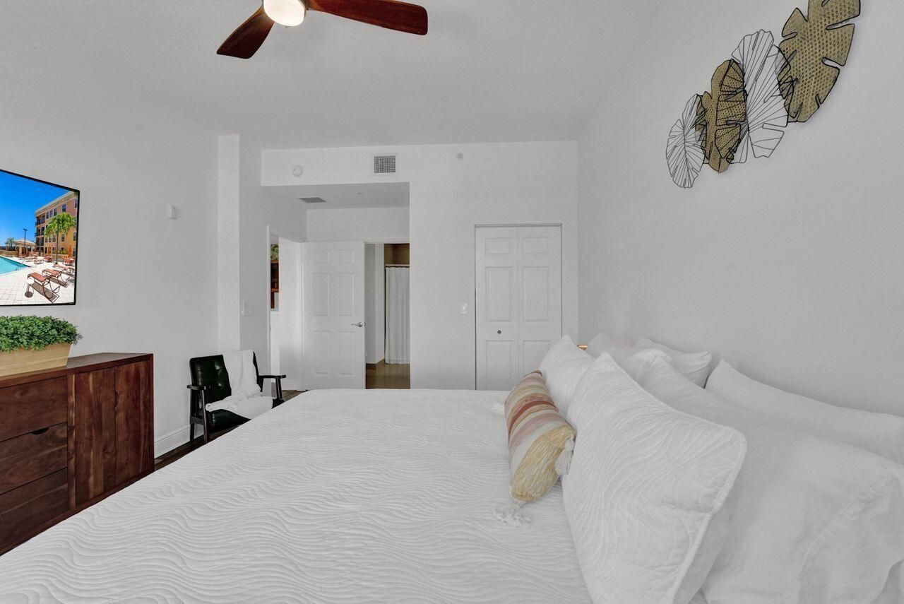511 Lucerne Avenue, Unit 613, Lake Worth Beach, FL 33460 Photo