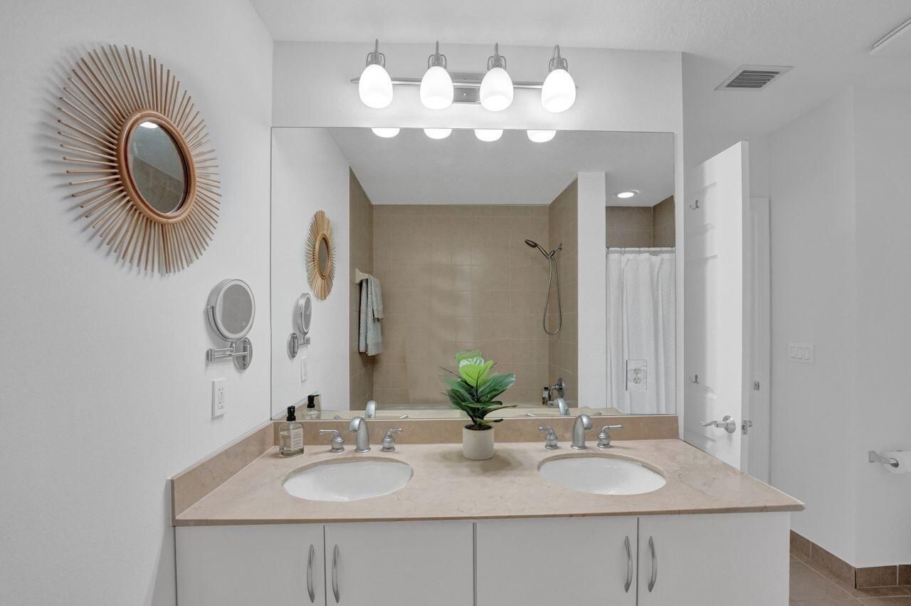 511 Lucerne Avenue, Unit 613, Lake Worth Beach, FL 33460 Photo