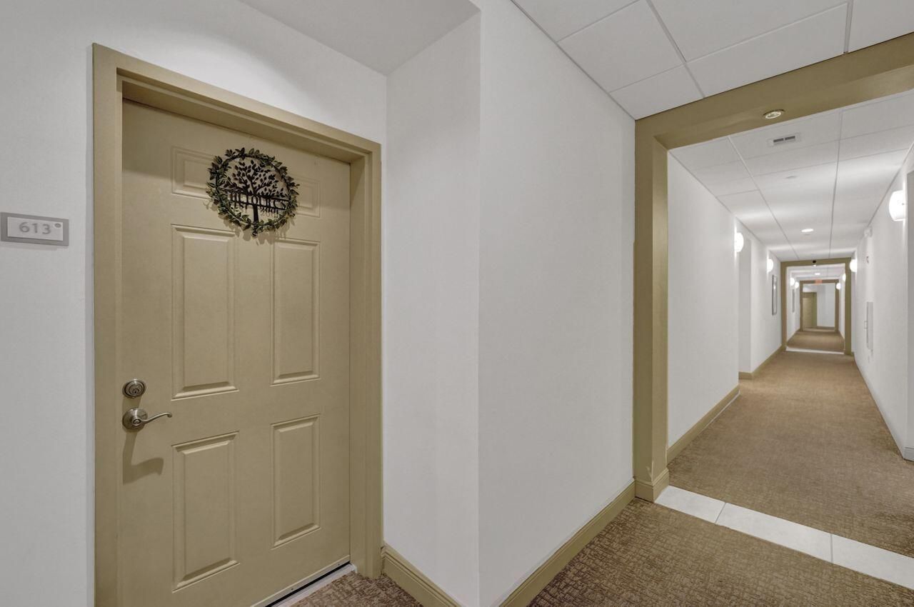 511 Lucerne Avenue, Unit 613, Lake Worth Beach, FL 33460 Photo