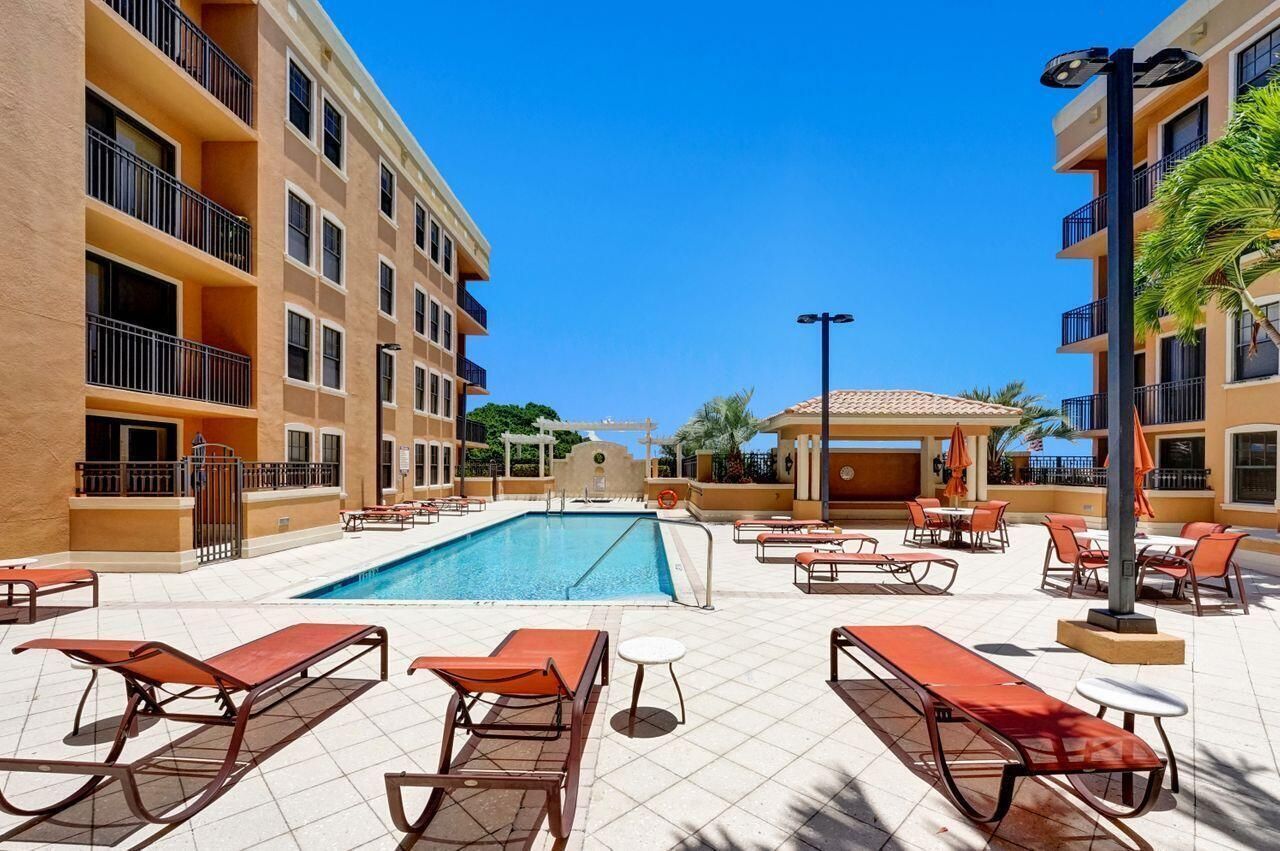 511 Lucerne Avenue, Unit 613, Lake Worth Beach, FL 33460 Photo