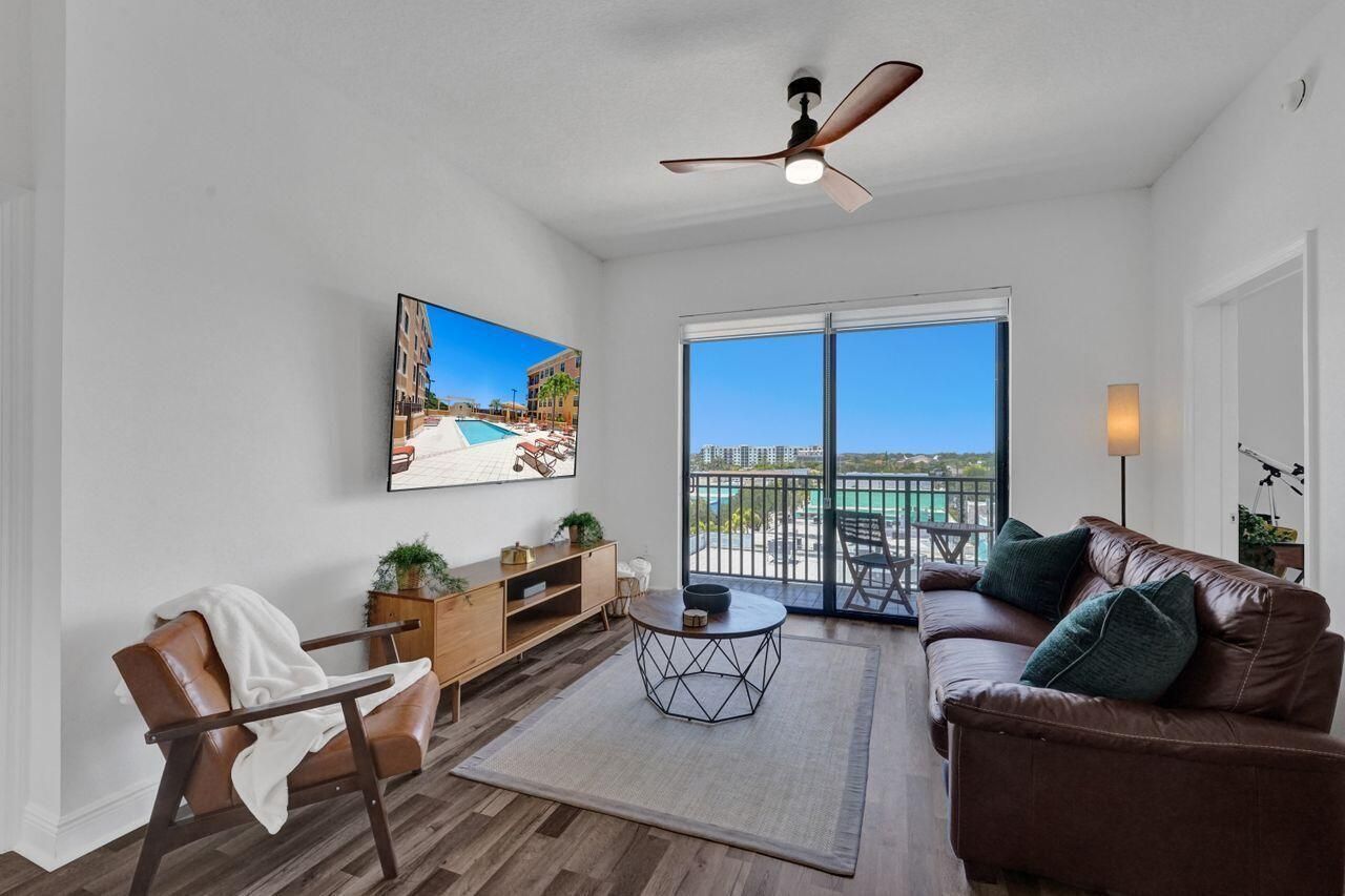 511 Lucerne Avenue, Unit 613, Lake Worth Beach, FL 33460 Photo