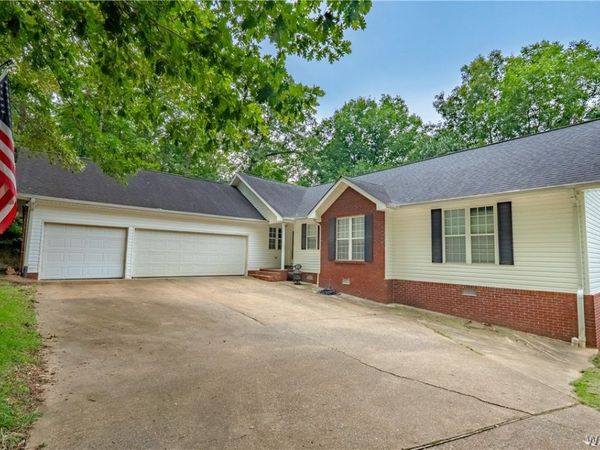 1642 Eastshore Drive , Cottondale, AL 35453