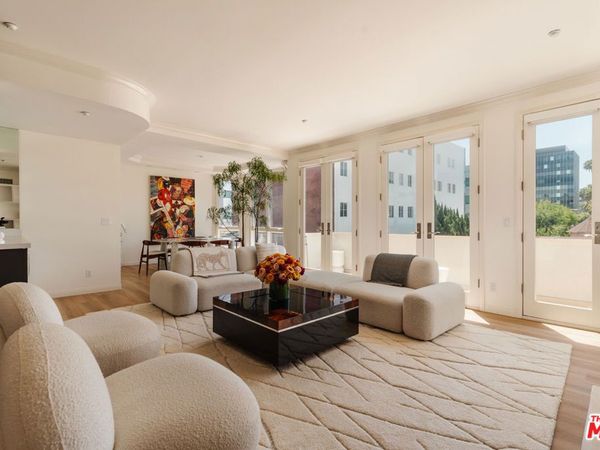 121 N Almont Drive, Unit 304, Beverly Hills, CA 90211