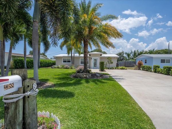 2388 E EDGEWATER Drive, Palm Beach Gardens, FL 33410