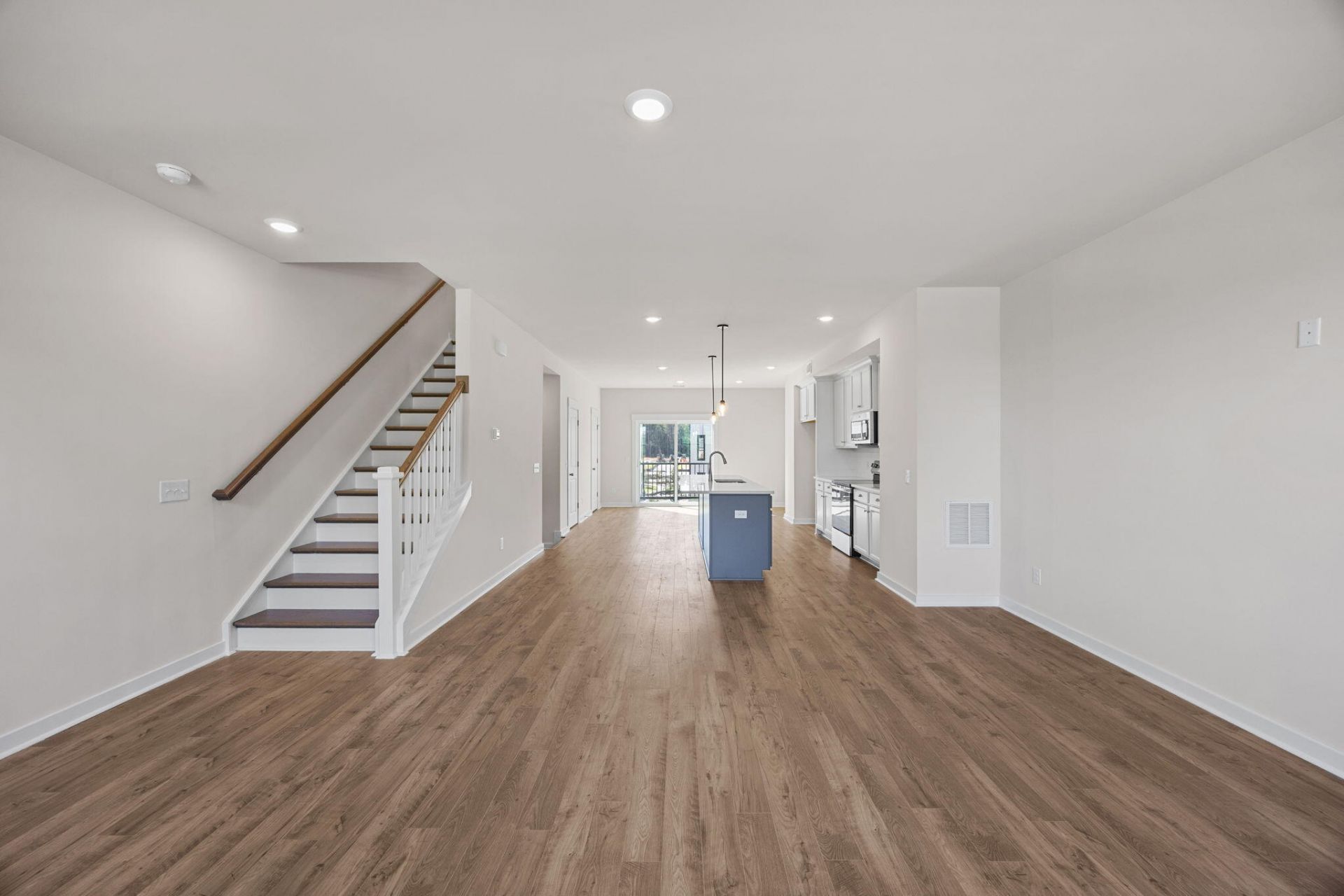 548 Scholar Way Photo 19