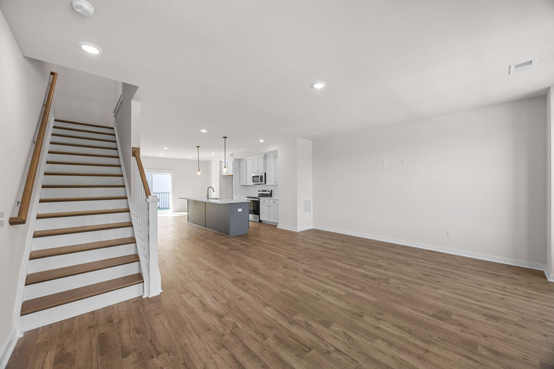548 Scholar Way Photo 23