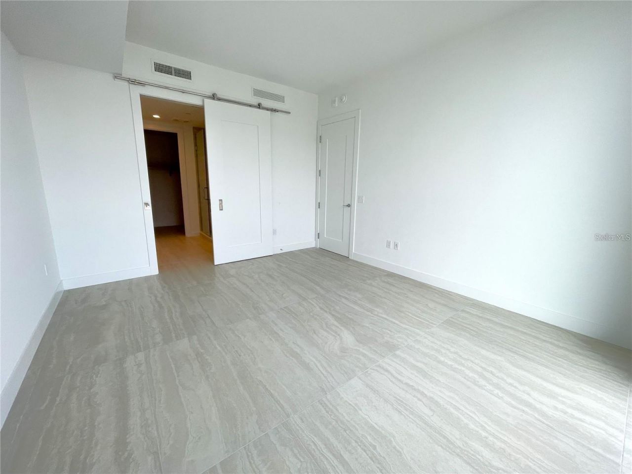 301 Quay Commons, Unit 904, Sarasota, FL 34236 Photo