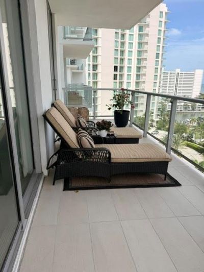 301 Quay Commons, Unit 904, Sarasota, FL 34236 Photo