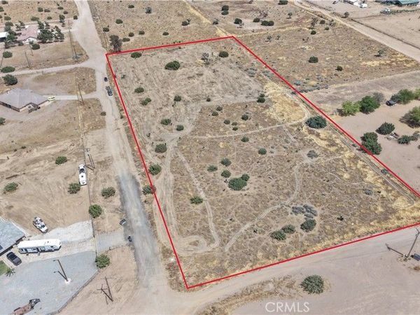111 Smoke Tree Road, Phelan, CA 92371