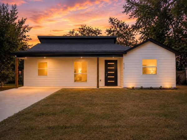 818 Chickasaw Trace , Grand Prairie, TX 75051