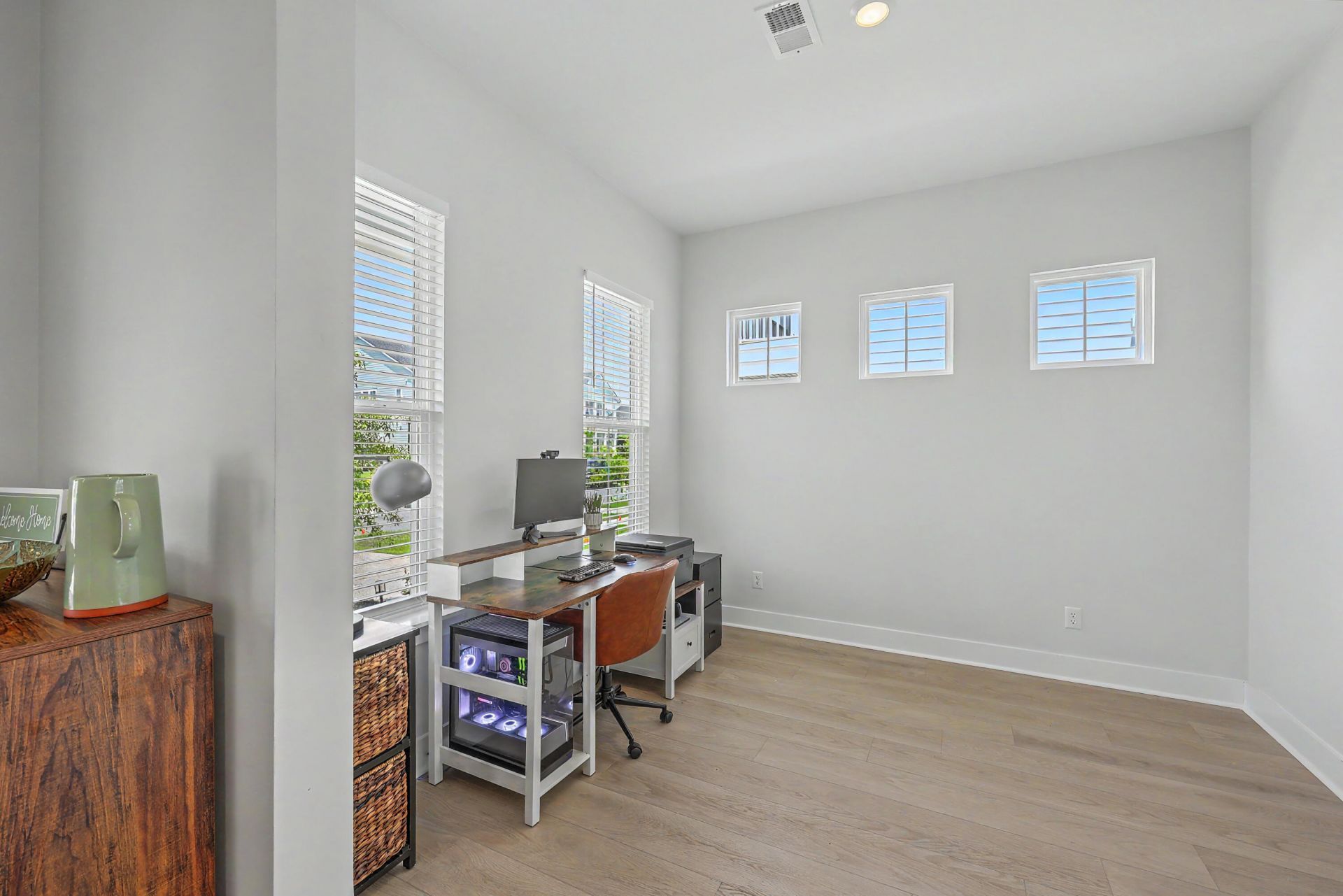 220 Orwel Street Photo 14
