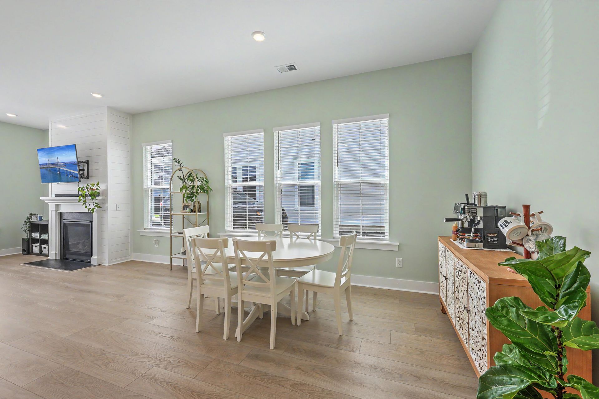 220 Orwel Street Photo 16