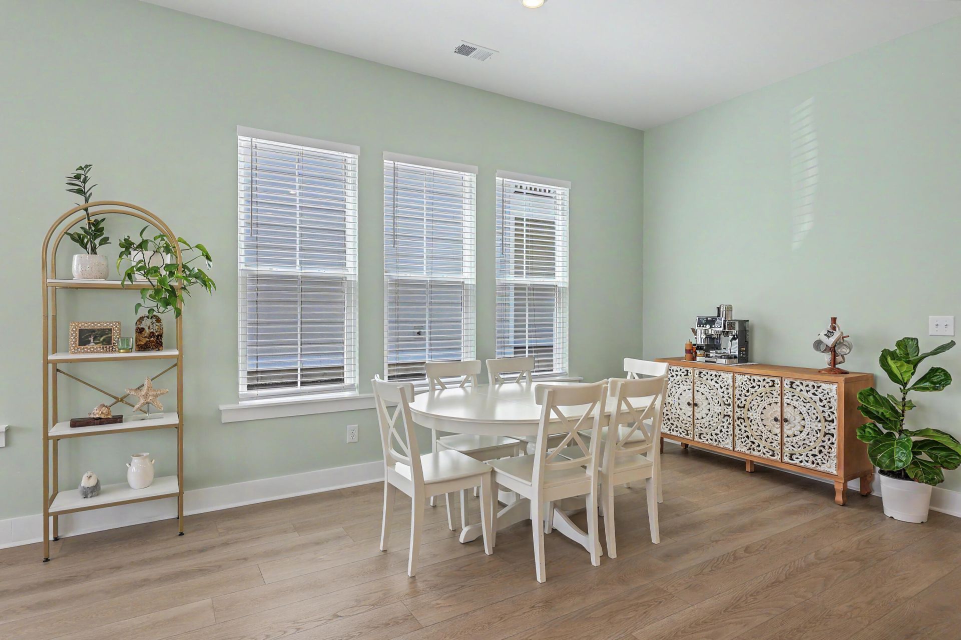 220 Orwel Street Photo 17