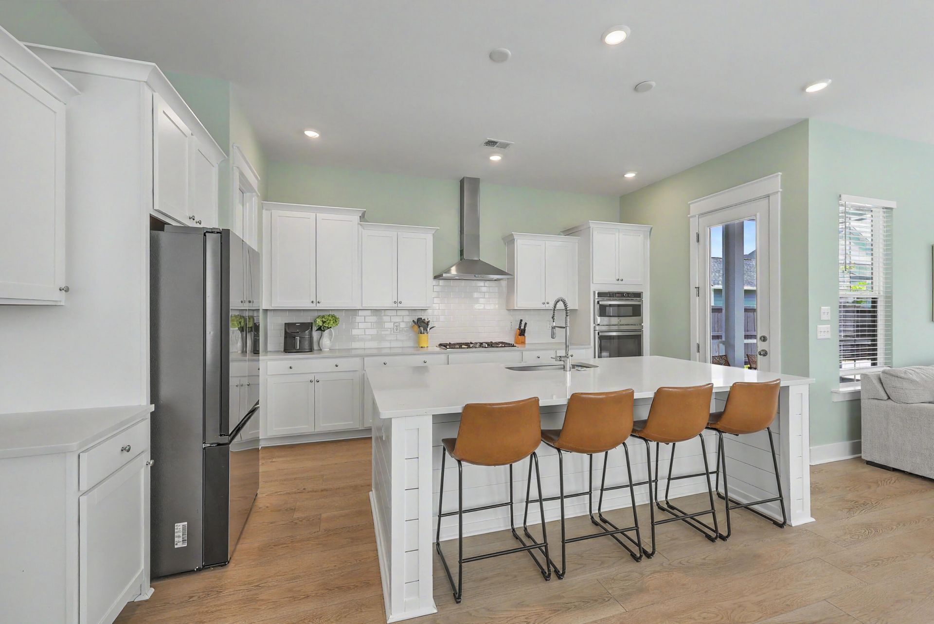 220 Orwel Street Photo 20