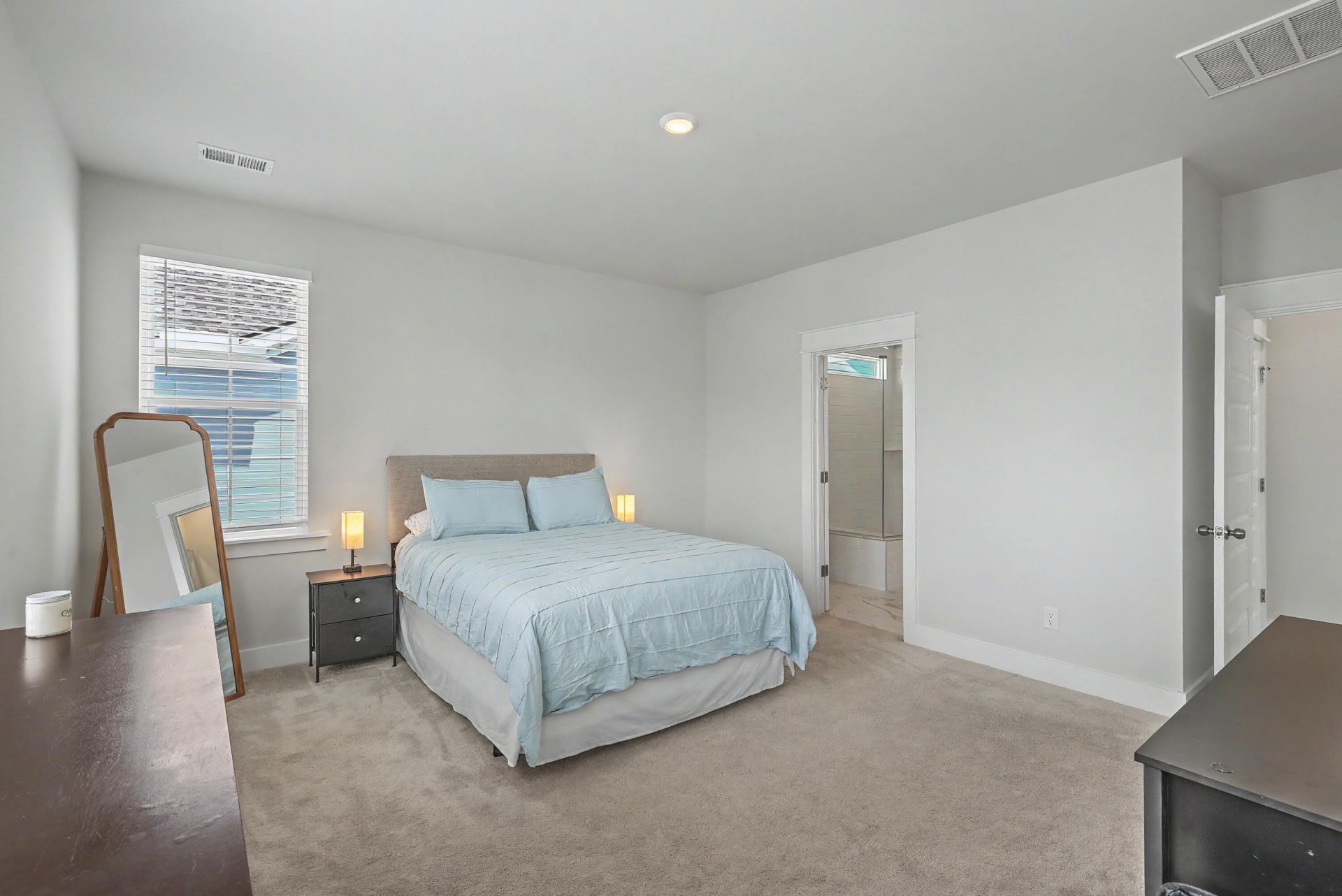 220 Orwel Street Photo 27