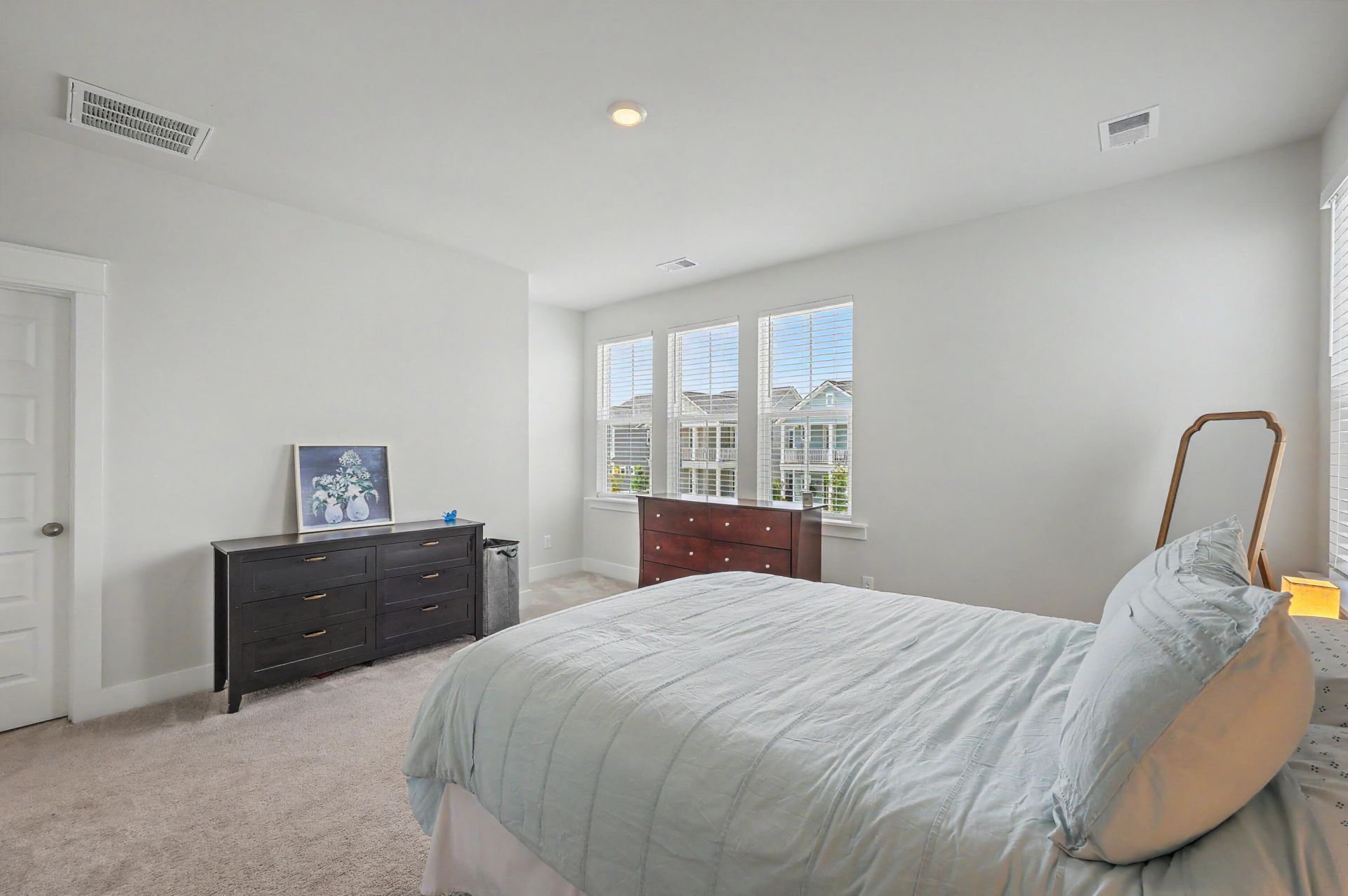 220 Orwel Street Photo 28