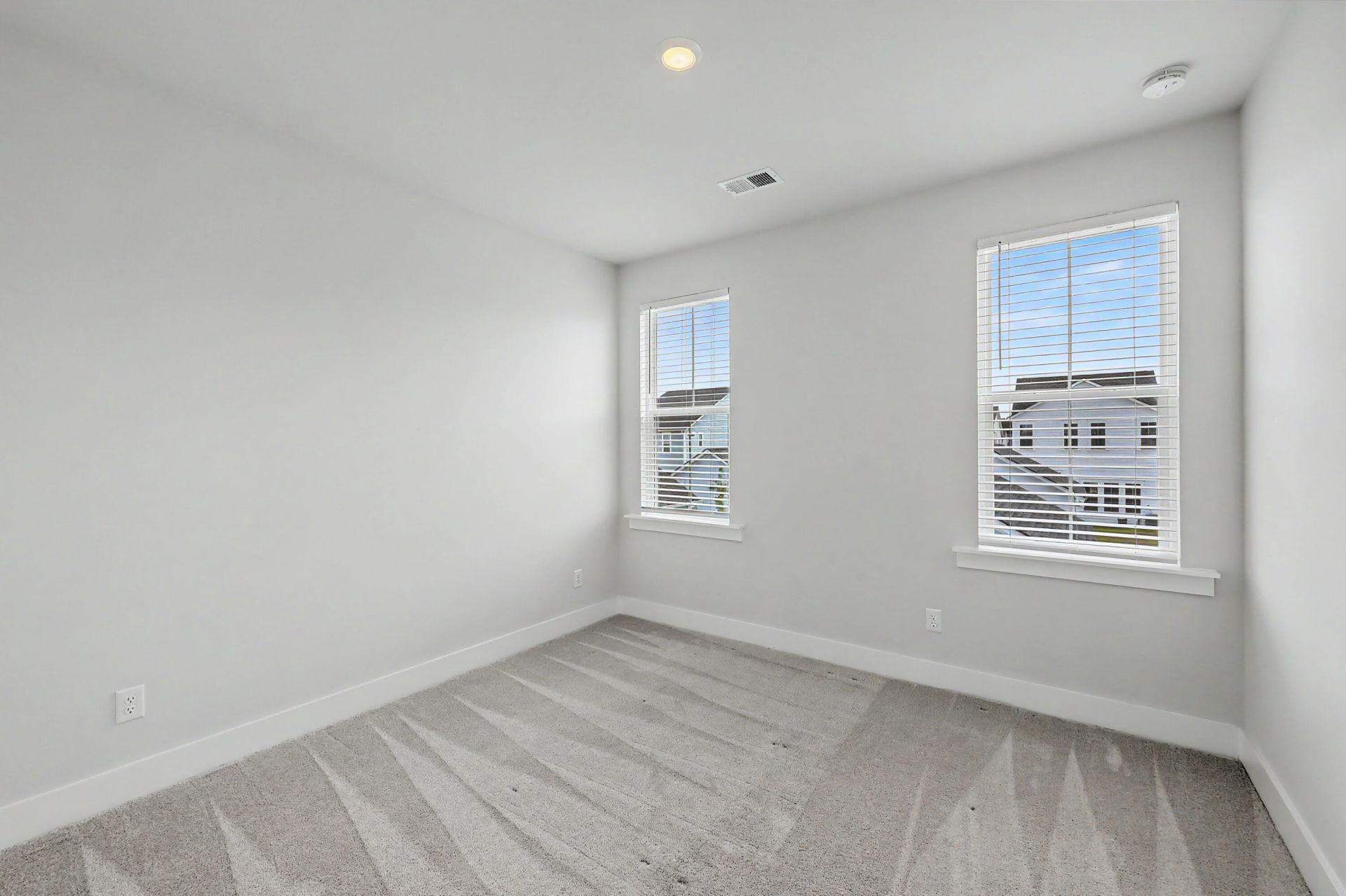 220 Orwel Street Photo 33