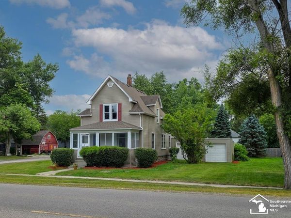 611 Monroe Street, Carleton, MI 48117