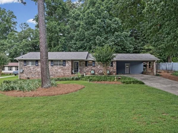 1050 Castlewood Drive, Woodstock, GA 30189