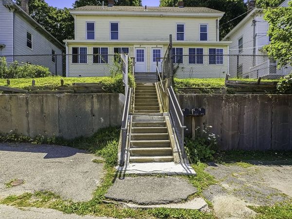 5-7 Oak St, Clinton, MA 01510