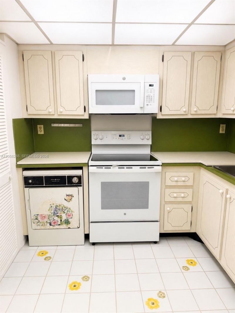 1865 Brickell Ave , Unit A1802, Miami, FL 33129 Photo