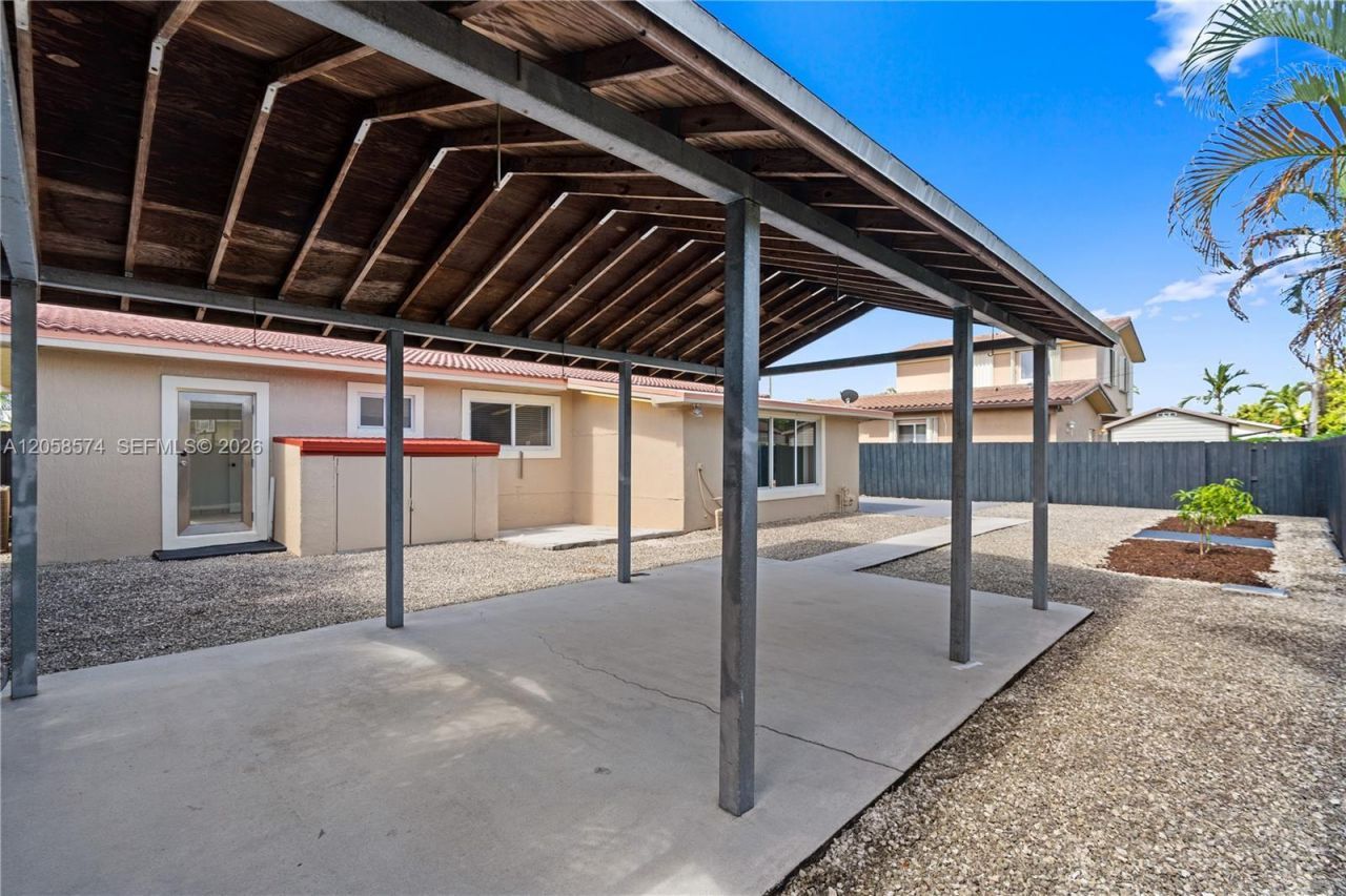 661 W 50th Pl , Hialeah, FL 33012 Photo