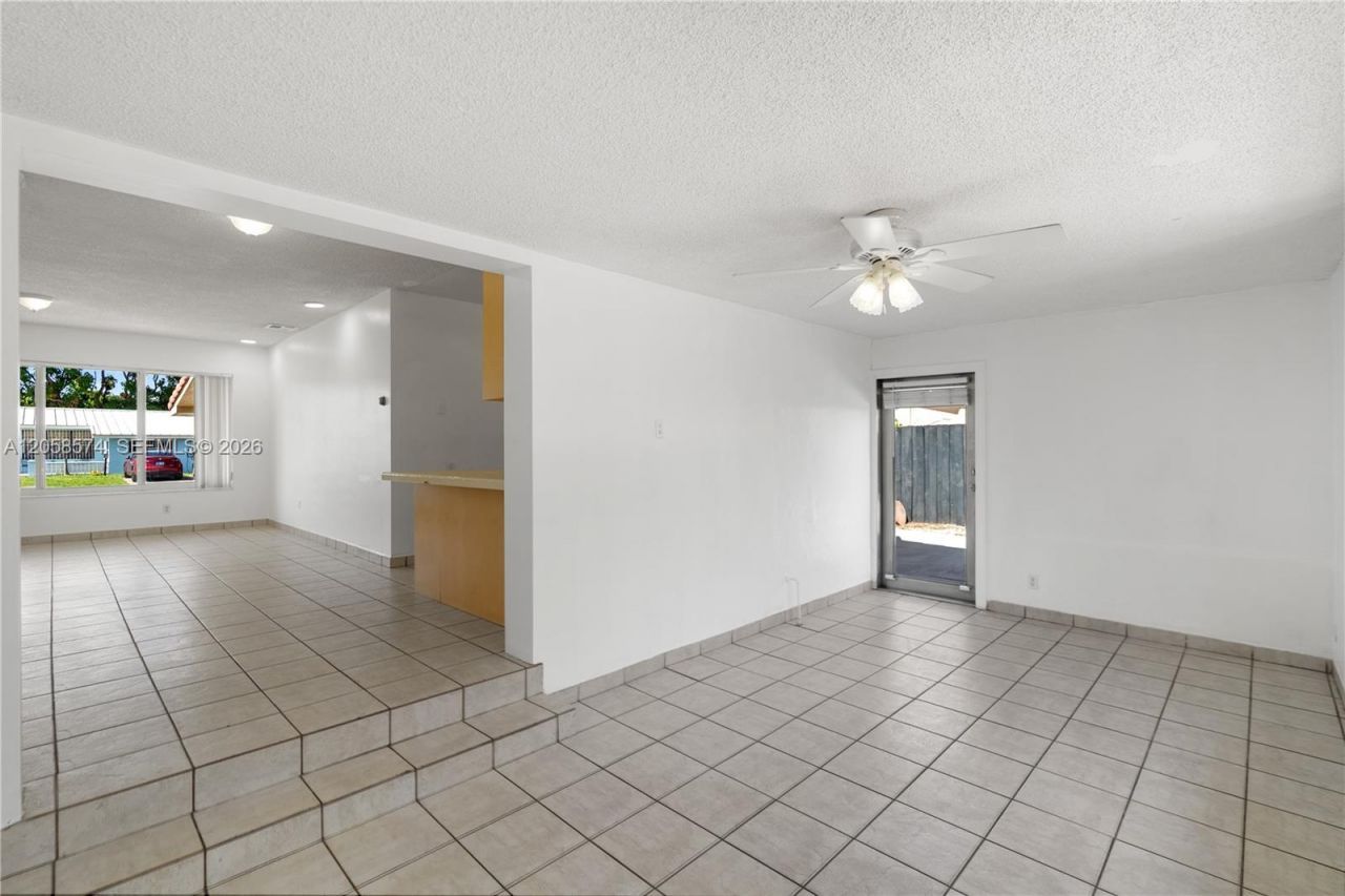 661 W 50th Pl , Hialeah, FL 33012 Photo
