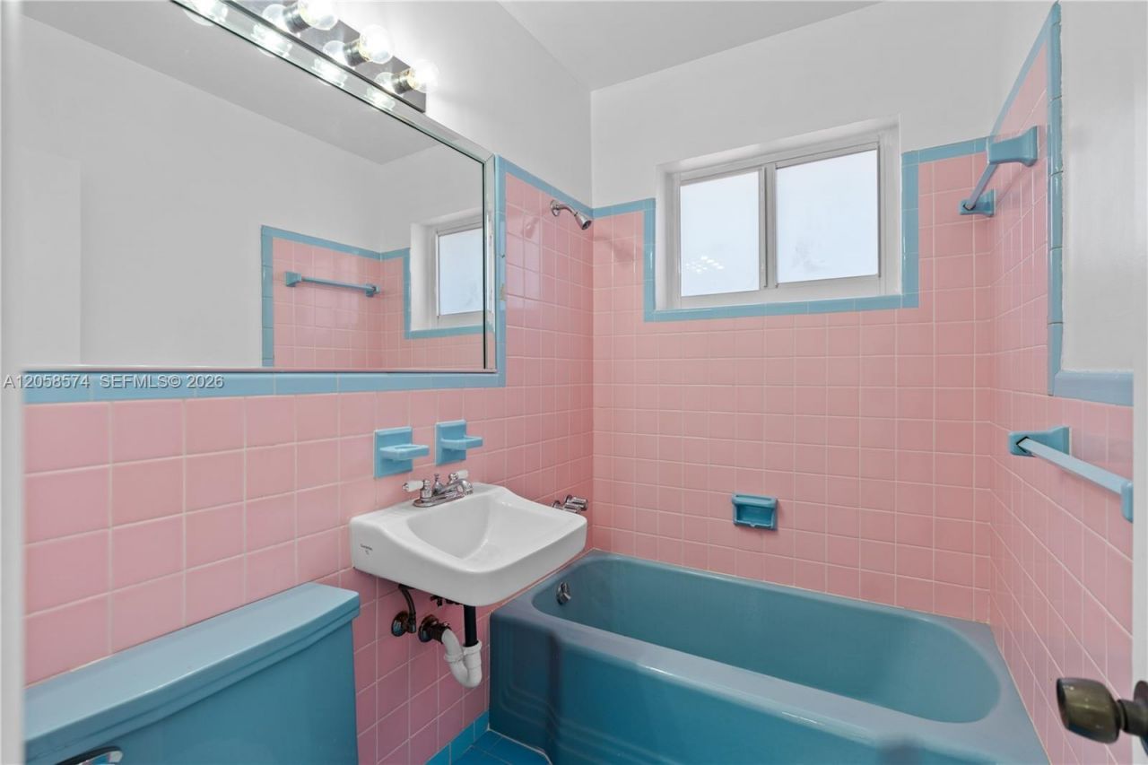 661 W 50th Pl , Hialeah, FL 33012 Photo