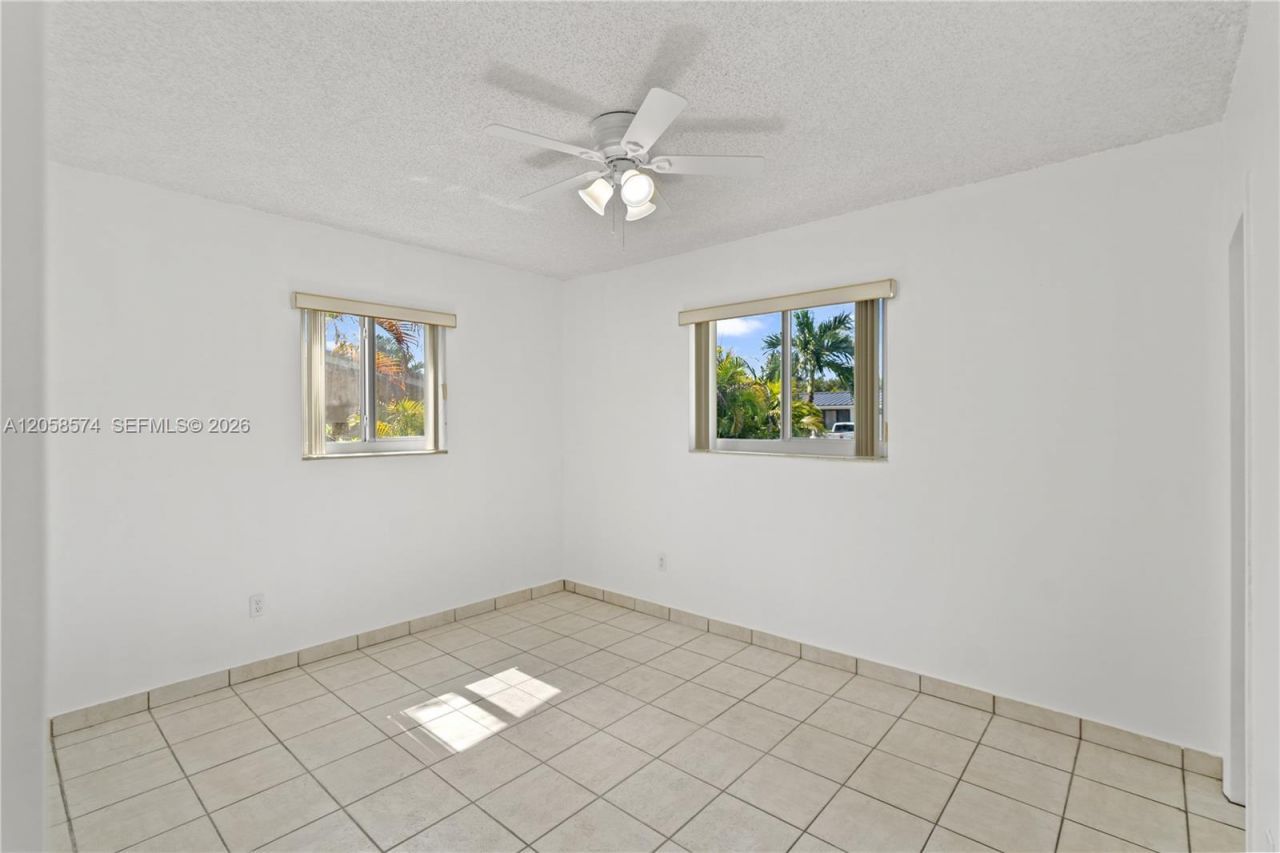 661 W 50th Pl , Hialeah, FL 33012 Photo
