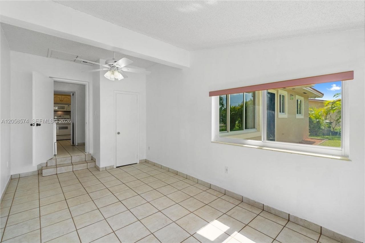 661 W 50th Pl , Hialeah, FL 33012 Photo
