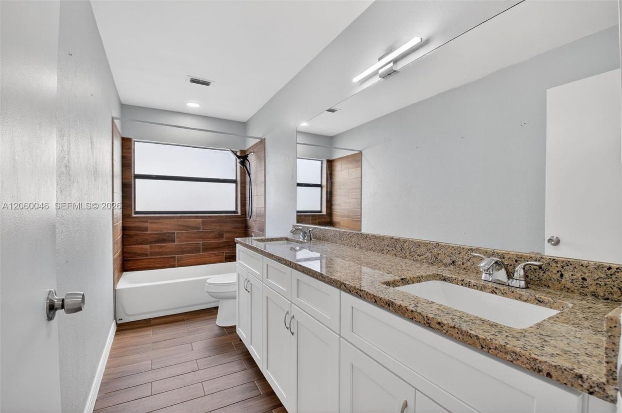6043 Sunberry Circle , Boynton Beach, FL 33437 Photo