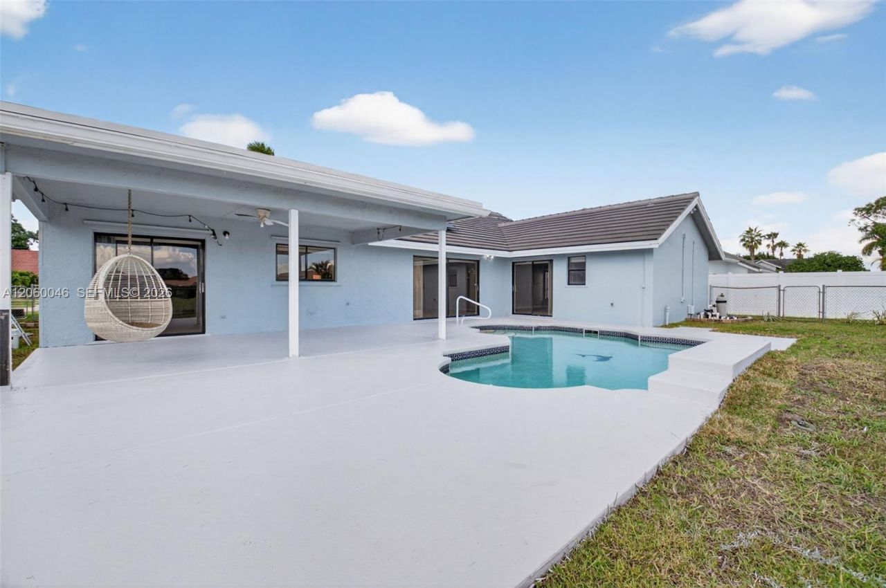 6043 Sunberry Circle , Boynton Beach, FL 33437 Photo