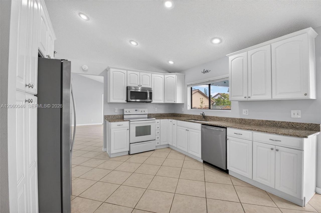 6043 Sunberry Circle , Boynton Beach, FL 33437 Photo